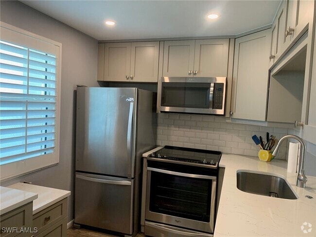 Building Photo - 1624 Pine Valley Dr Unit 105 Rental