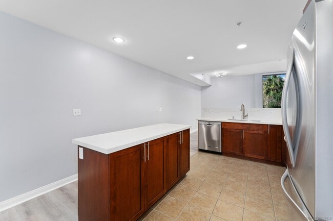 Photo - 253 Tenth Ave Unit 321