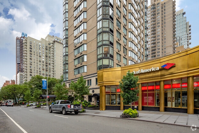 Photo - Bristol Plaza