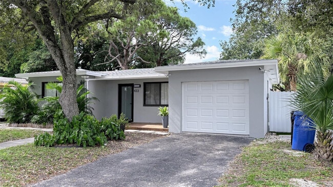 Photo - 433 NW 15th Way