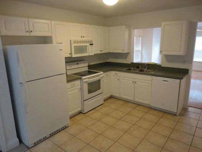 Photo - Beautiful 2 Bedroom, 2.5 Bath Condo in Desirable Isabella Park Unit 8