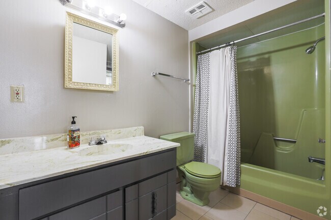 1BR, 1BA - 635SF
