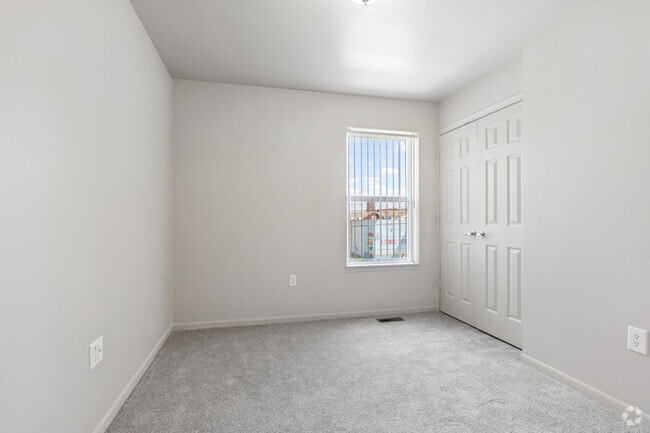 4BR, 2BA - 1,401SF - Bedroom