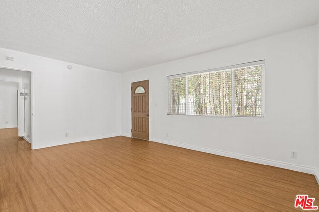 Building Photo - 616 Vernon Ave Unit 1 Rental