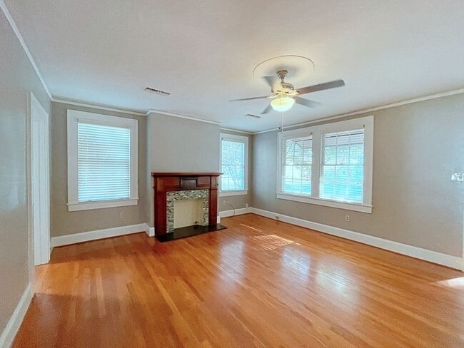 Photo - 3 Bedroom House right off the LSU lakes