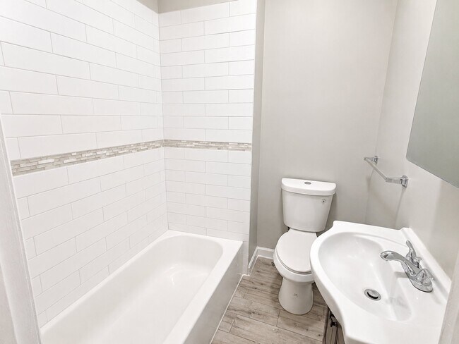 Photo - 812 Clinton Ave Unit 4