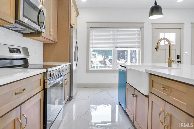 Photo - 717 N Grant St