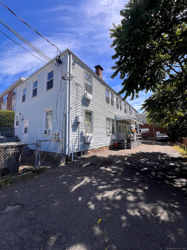 Building Photo - 143 Jackson Ave Unit 2A Rental