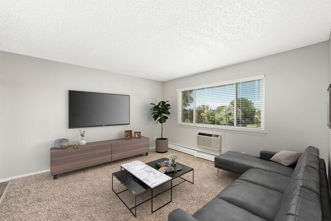 Photo - Laredo House Apartments - beautiful and qu...