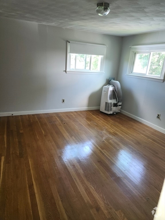 Building Photo - 57 Elliot St Unit 3 Rental
