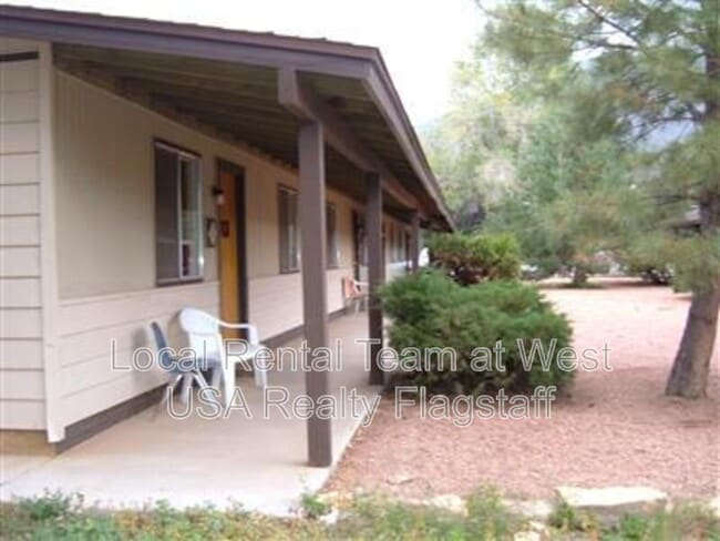 Building Photo - 2219 E Dortha Ave Unit Apt 6