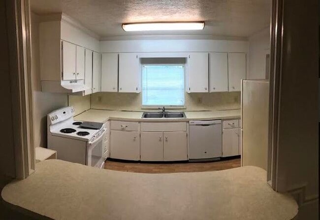 Photo - Coming Soon! 2BR Duplex with Screened Patio in the Murray Hill