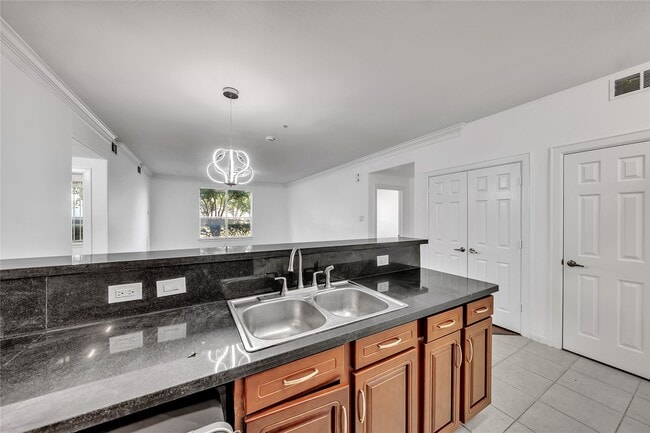 Building Photo - 6633 W Sam Houston Pkwy S Unit 1G