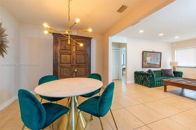 Photo - 2925 NW 11th Ave Unidad Front