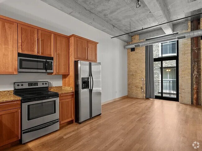 Building Photo - 239 E Chicago St Rental