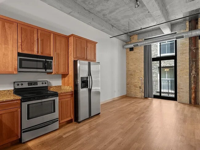 239 E Chicago St - 239 E Chicago St Apartments
