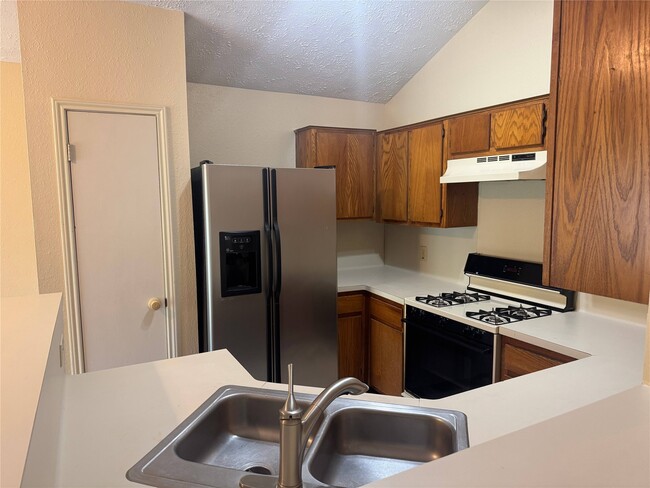 Photo - 20507 Broughwood Cir