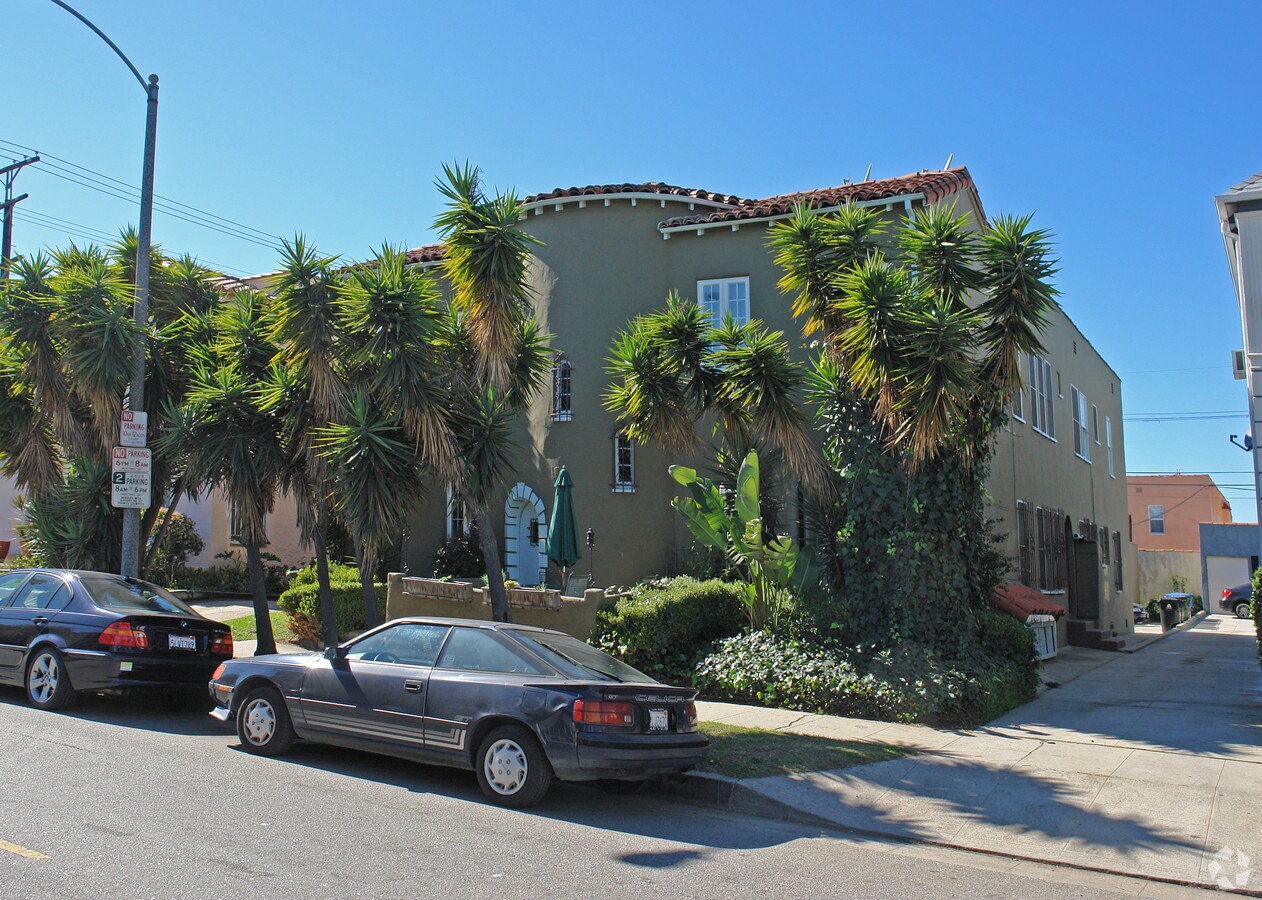 Photo - 325 N Gardner St