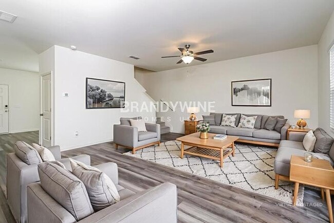 Photo - 546 Otway Lp