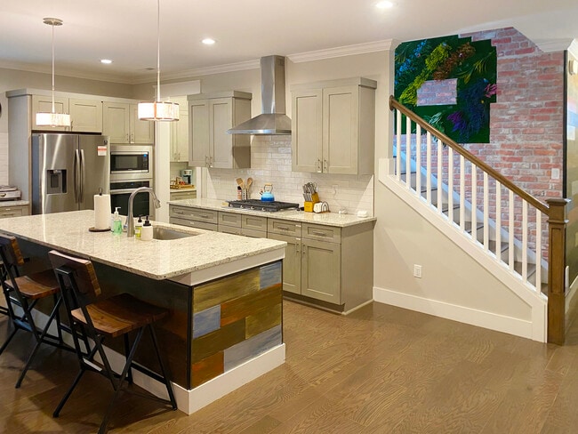 Modern Kitchen, gas stove, new appliances - 547 Sweet Birch Park Ln Townhome