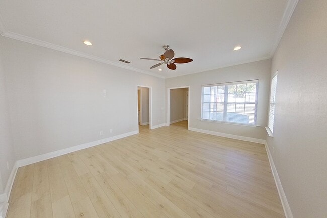 Photo - 303 Summercreek Cove