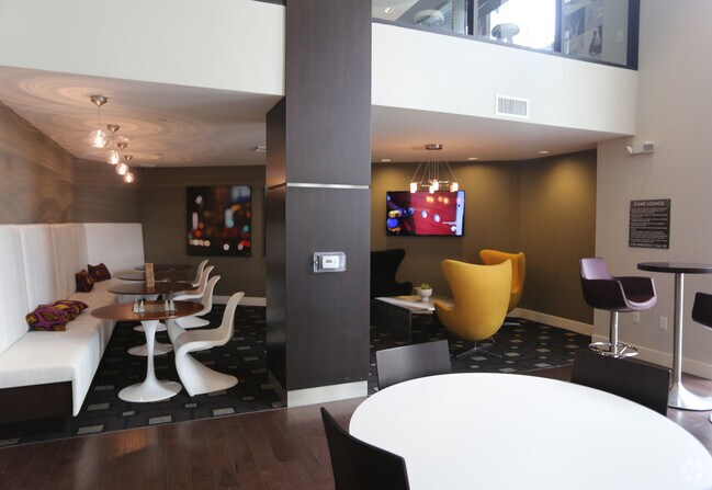 Clubhouse - Camden Glendale Apartments