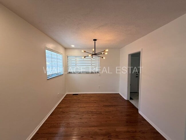 Photo - ADORABLE HOUSE IN SoKno WITH 3 BEDROOMS!!