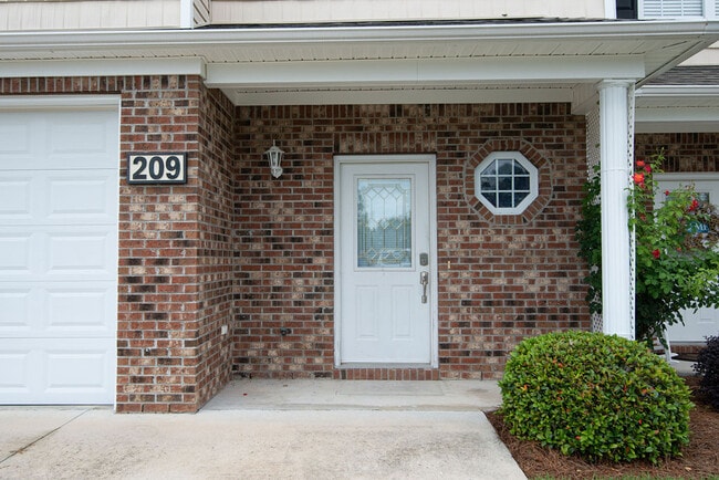 Photo - 209 Triton Ln