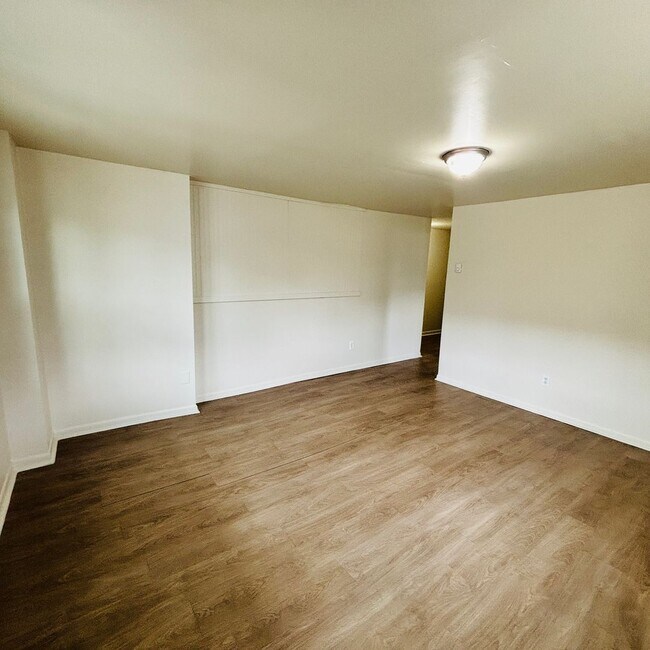 761-765 S 8th Street