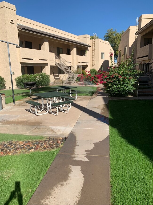 BBQ area - 145 N 74th St Unit Sun Valley Casitas