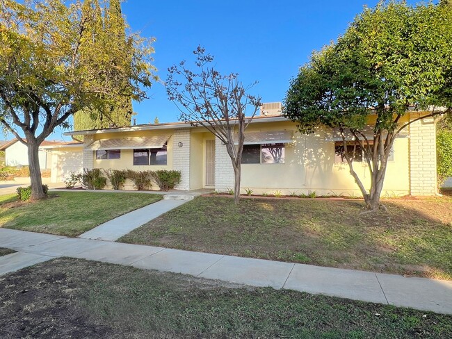 Charming Yucaipa 3 bed 2 bath home - Charming Yucaipa 3 bed 2 bath home