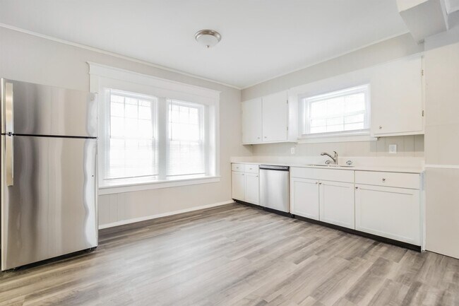 Photo - 196 Butler Ct