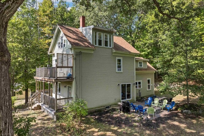 Photo - 172 Center St