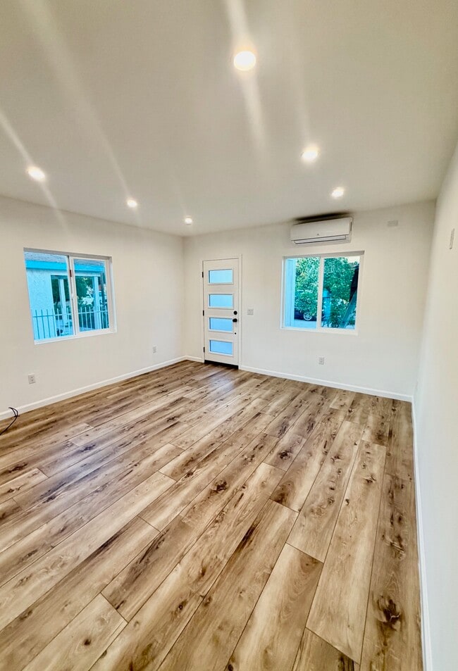 Photo - 1144 E Wilson Ave Unidad 1144 E Wilson