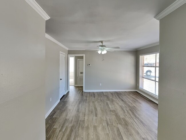 Photo - 2123 Raspberry Ln