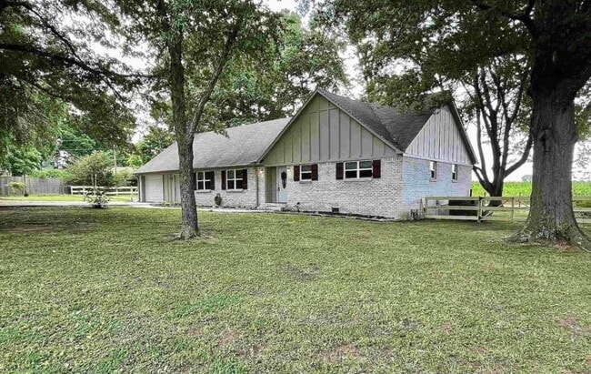 Photo - 40 Vandergrift Dr