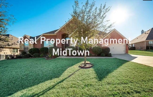 Building Photo - 1105 Sunland Ct