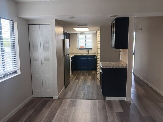 Photo - 2541 Myrtle Ave Unit D