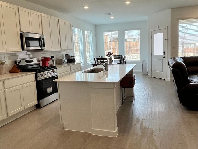 Photo - Beautiful Newer 3-2-2 with WOW Yard! May 2026 Move-in!