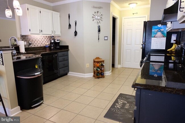 Photo - 1000 Elbridge Way