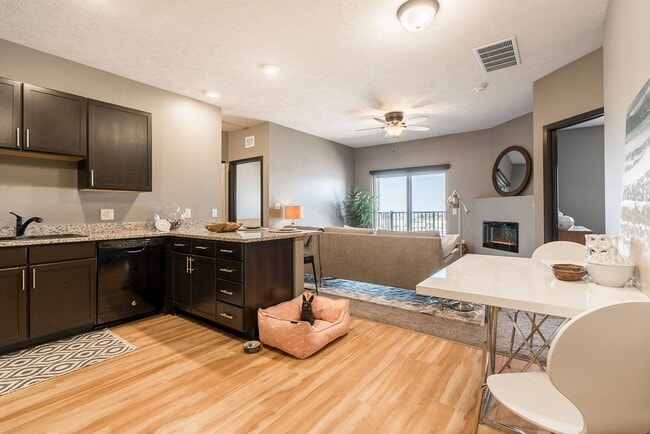 Photo - The Flats at 84