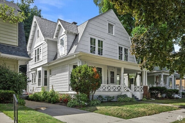 Building Photo - Updated 4 Bedroom Victorian on College Ave Rental
