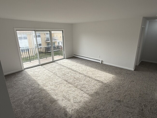 Photo - Continental Gardens