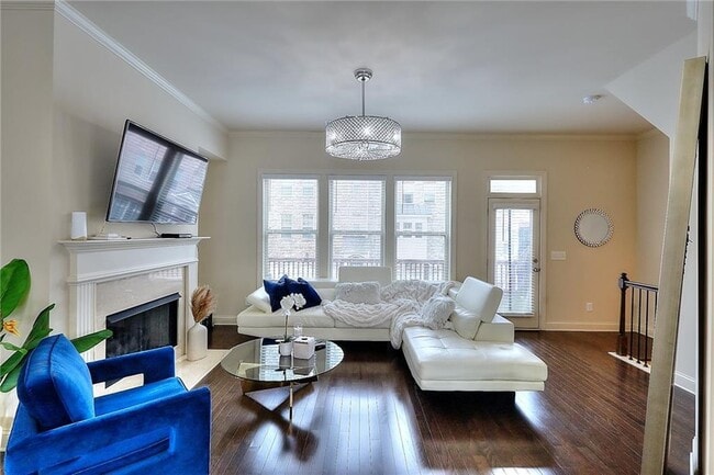 Photo - 1306 Harris Way S