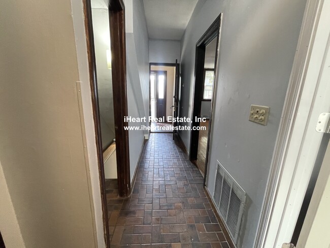 Photo - 474 E 7th St Apartment Unit 1