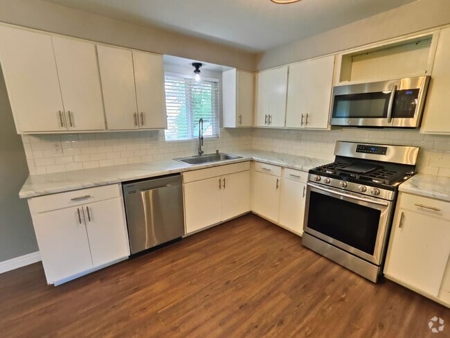 Building Photo - 1121 W 2200 N Unit A Rental