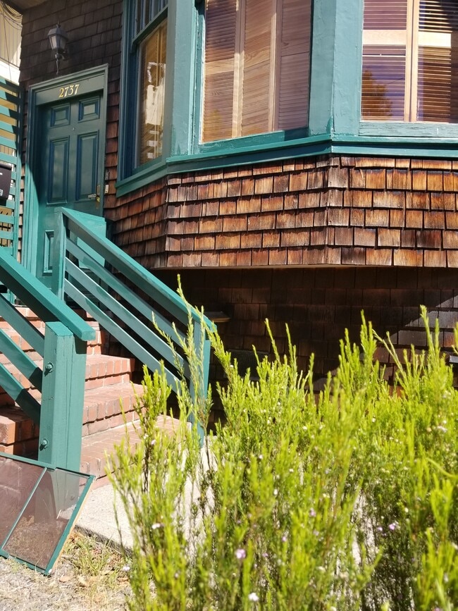 Photo - 2737 Dwight Way