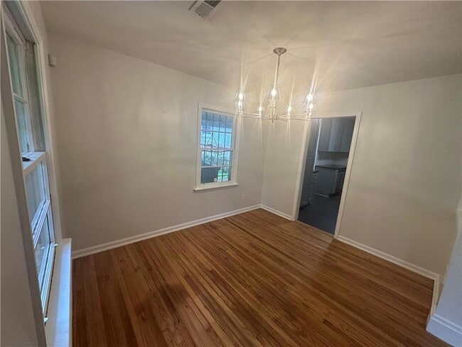 Photo - 349 Laquita Dr SE