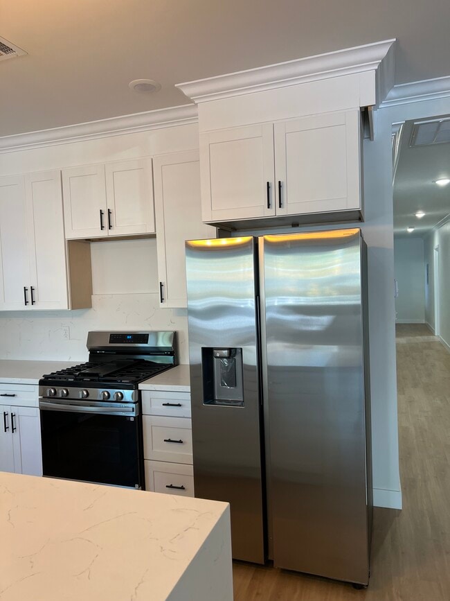 Photo - 951 N Oxford Ave