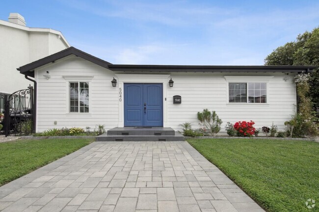 Building Photo - 5040 Varna Ave Rental
